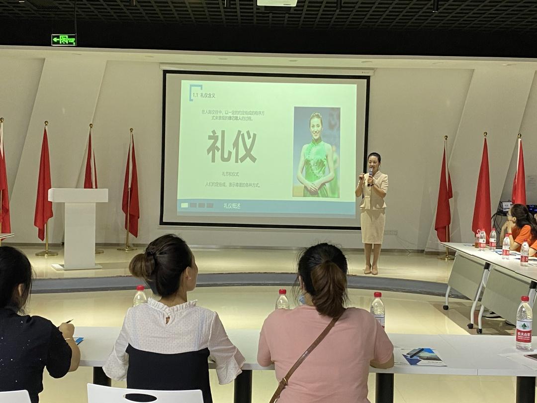 提升个人形象的有效方法(提升个人形象的有效方法英语作文150词)