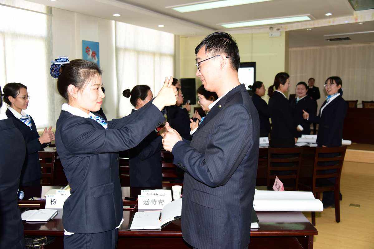 服务形象提升(服务形象提升检查标语)